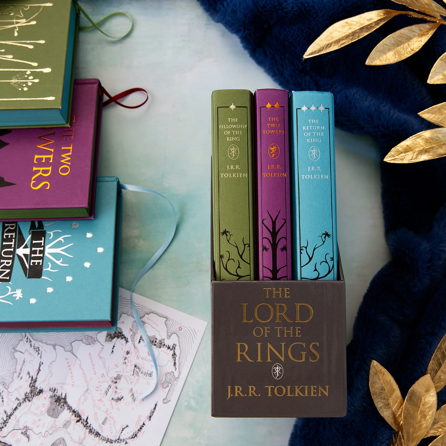 The Lord of the Rings Collector’s Edition Box Set: Includes The Fellowship of the Ring, The Two Towers, and The Return of the King - Image 2